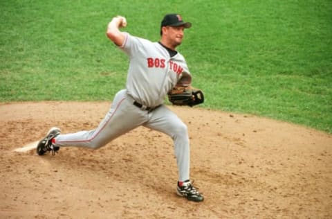 Boston Red Sox starting pitcher Bret Saberhagen pitches during the fifth inning against the Detroit Tigers 19 July in Detroit, MI. Boston lost 3-1. AFP PHOTO Andrew CUTRARO (Photo by ANDREW CUTRARO / AFP) (Photo by ANDREW CUTRARO/AFP via Getty Images)