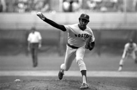 CLEVELAND – JULY 13, 1977: Pitcher Fergie Jenkins#8 of the Boston Red Sox delivers a pitch during a game on July 13, 1977 against the Cleveland Indians at Municipal Stadium in Cleveland, Ohio.(Photo by: Ron Kuntz Collection/Diamond Images/Getty Images)