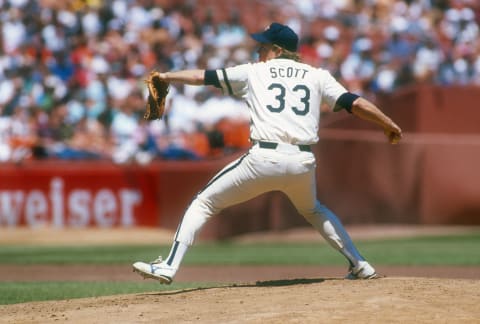 SAN FRANCISCO, CA – CIRCA 1989: Mike Scott #33 of the Houston Astros pitches against the San Francisco Giants during an Major League Baseball game circa 1989 at Candlestick Park in San Francisco, California. Scott played for the Astros from 1983-91. (Photo by Focus on Sport/Getty Images)