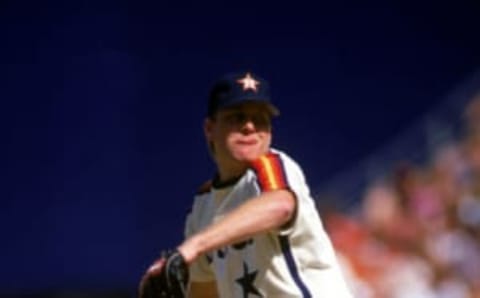 SAN DIEGO – JUNE 2: Pitcher Curt Schilling #19 of the Houston Astros steps into a pitch during an MLB game on June 2, 1991 against the San Diego Padres at Jack Murphy Stadium in San Diego, California. (Photo by Stephen Dunn/Getty Images)