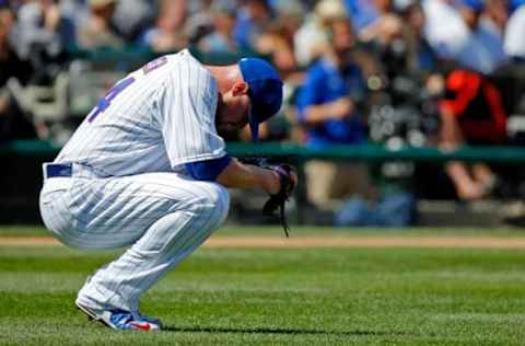 CHICAGO, IL – SEPTEMBER 02: Jon Lester #34 of the Chicago Cubs reacts after giving up a single to Matt Kemp #27 of the Atlanta Braves to load the bases during the first inning at Wrigley Field on September 2, 2017 in Chicago, Illinois. (Photo by Jon Durr/Getty Images)