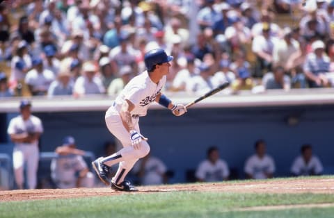 LOS ANGELES, CA: Steve Sax of the Los Angeles Dodgers circa 1986 hits at Dodger Stadium in Los Angeles California. (Photo by Owen C. Shaw/Getty Images)