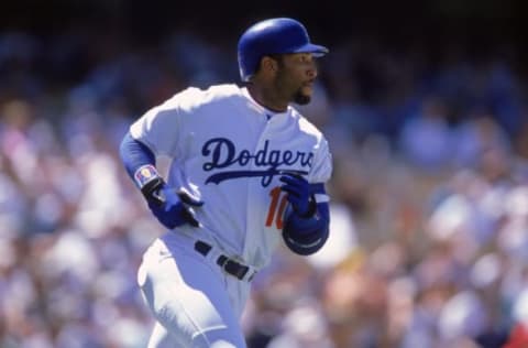 18 Aug 2000: Gary Sheffield #10 of the Los Angeles Dodgers runs the bases during the game against the New York Mets at Dodger Stadium in Los Angeles, California. The Dodgers defeated the Mets 1-4.Mandatory Credit: Stephen Dunn /Allsport