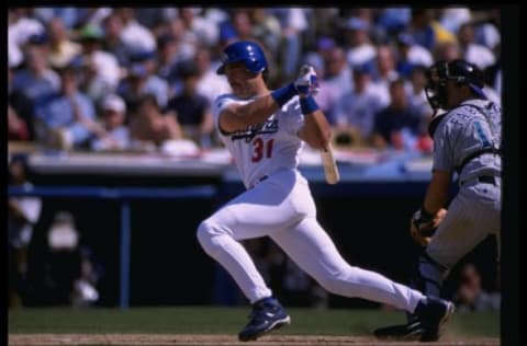 7 Apr 1998: Catcher Mike Piazza of the Los Angeles Dodgers in action during the Los Angeles Dodgers 9-1 victory over the Arizona Diamondbacks at Dodger Stadium in Los Angeles, California. Mandatory Credit: Jed Jacobsohn /Allsport