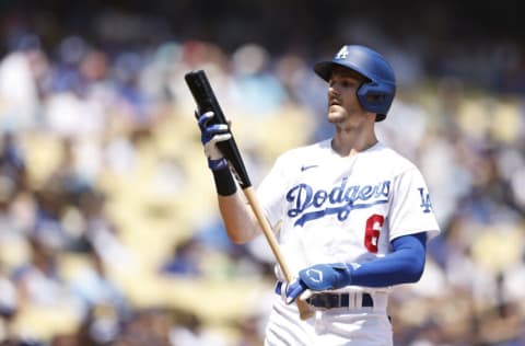 LOS ANGELES, CALIFORNIA - JULY 27: Trea Turner #6 of the Los Angeles Dodgers at bat against the Washington Nationals during the first inning at Dodger Stadium on July 27, 2022 in Los Angeles, California. (Photo by Michael Owens/Getty Images)