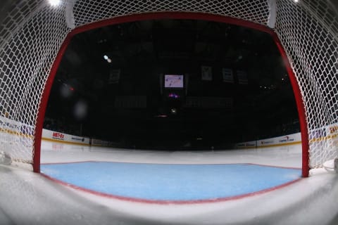 UNIONDALE, NY – DECEMBER 15: An empty net awaits the game between the Dallas Stars and the New York Islanders at the Nassau Veterans Memorial Coliseum on December 15, 2011 in Uniondale, New York. (Photo by Bruce Bennett/Getty Images)