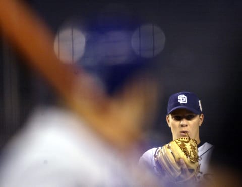 SAN DIEGO – SEPTEMBER 23: Starting pitcher Jake Peavy #44 of the San Diego Padres readies himself from the mound during the Los Angeles Dodgers vs. the San Diego Padres on September 23, 2003 at Qualcomm Stadium in San Diego, California. (Photo by Donald Miralle/Getty Images)