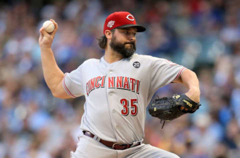 MILWAUKEE, WISCONSIN – JULY 23: Tanner Roark #35 of the Cincinnati Reds pitches in the first inning against the Milwaukee Brewers at Miller Park on July 23, 2019 in Milwaukee, Wisconsin. (Photo by Dylan Buell/Getty Images)