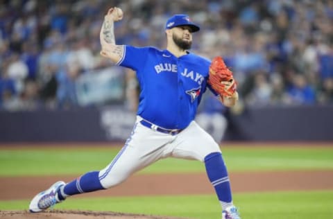 TORONTO, ON – OCTOBER 07: Alek Manoah #6 of the Toronto Blue Jays pitches to the Seattle Mariners during the first inning in Game One of their AL Wild Card series at Rogers Centre on October 7, 2022 in Toronto, Ontario, Canada. (Photo by Mark Blinch/Getty Images)