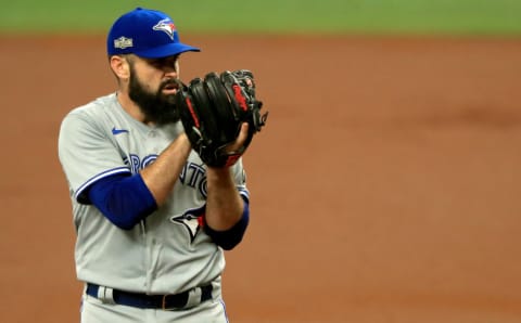 ST PETERSBURG, FLORIDA – SEPTEMBER 29: Matt Shoemaker #34 of the Toronto Blue Jays pitches during the Wild Card Round Game One against the Tampa Bay Rays at Tropicana Field on September 29, 2020 in St Petersburg, Florida. (Photo by Mike Ehrmann/Getty Images)