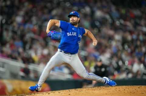 MINNEAPOLIS, MN – SEPTEMBER 25: Robbie Ray #38 of the Toronto Blue Jays pitches against the Minnesota Twins on September 25, 2021 at Target Field in Minneapolis, Minnesota. (Photo by Brace Hemmelgarn/Minnesota Twins/Getty Images)