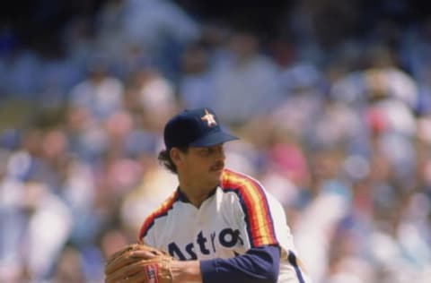 1989: Pitcher Jim Clancy of the Houston Astros winds back to pitch during a game in the 1989 season. (Photo by: Mike Powell/Getty Images)