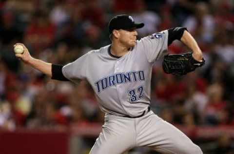 ANAHEIM, CA – MAY 6: Roy Halladay #32 of the Toronto Blue Jays throws a pitch against the Los Angeles Angels of Anaheim at Angel Stadium May 6, 2009 in Anaheim, California. (Photo by Stephen Dunn/Getty Images)