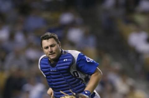 LOS ANGELES, CA – JUNE 18: Catcher Darrin Fletcher#9 the Toronto Blue Jays runs for the ball during their game against the Los Angeles Dodgers on June 18, 2002 at Dodger Stadium in Los Angeles, California. The Blue Jays won 2-1. (Photo by Jeff Gross/Getty Images)