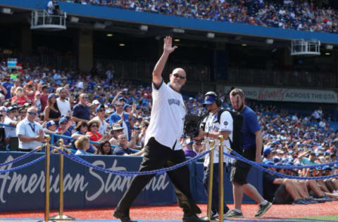 TORONTO, ON – AUGUST 11: Former player Duane Ward #31 of the Toronto Blue Jays acknowledges the fans during pre-game ceremonies honoring the club’s back-to-back World Series championships in 1992 and 1993 before the start of MLB game action against the Tampa Bay Rays at Rogers Centre on August 11, 2018 in Toronto, Canada. (Photo by Tom Szczerbowski/Getty Images)