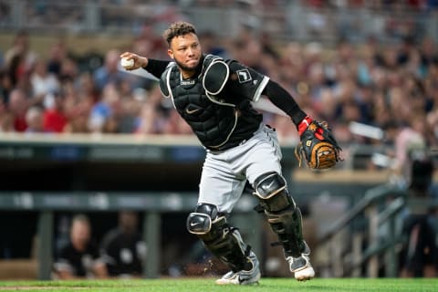 MINNEAPOLIS, MN – AUGUST 20: Welington Castillo #21 of the Chicago White Sox throws against the Minnesota Twins on August 20, 2019 at the Target Field in Minneapolis, Minnesota. The Twins defeated the White Sox 14-4. (Photo by Brace Hemmelgarn/Minnesota Twins/Getty Images)