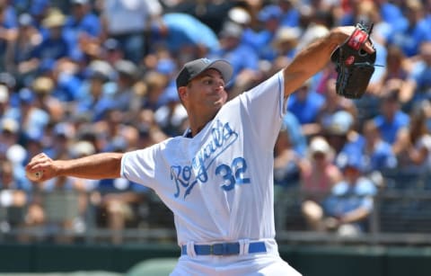 Jun 19, 2016; Kansas City, MO, USA; Kansas City Royals starting pitcher Chris Young (32) delivers a pitch in the first inning against the Detroit Tigers at Kauffman Stadium. Mandatory Credit: Denny Medley-USA TODAY Sports