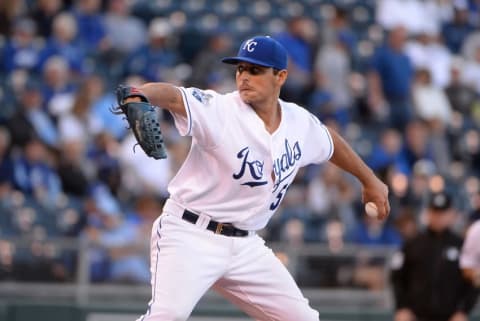 Sep 28, 2016; Kansas City, MO, USA; Kansas City Royals starting pitcher Jason Vargas (51) delivers a pitch against the Minnesota Twins in the first inning at Kauffman Stadium. Mandatory Credit: John Rieger-USA TODAY Sports