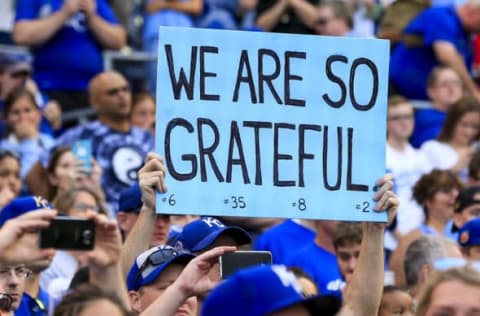 KANSAS CITY, MO – OCTOBER 01: A Kansas City Royals fan holds up a sign to show appreciation after the final game of the year against the Arizona Diamondbacks at Kauffman Stadium on October 1, 2017 in Kansas City, Missouri. (Photo by Brian Davidson/Getty Images)