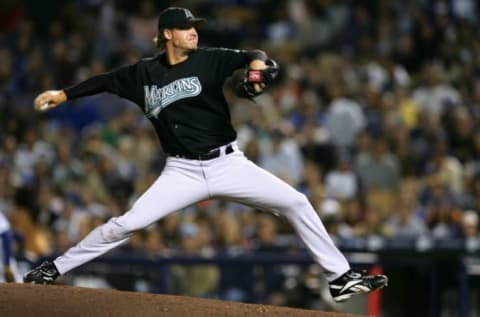 LOS ANGELES – MAY 17: Pitcher Nate Bump #40 of the Florida Marlins. (Photo by Lisa Blumenfeld/Getty Images)