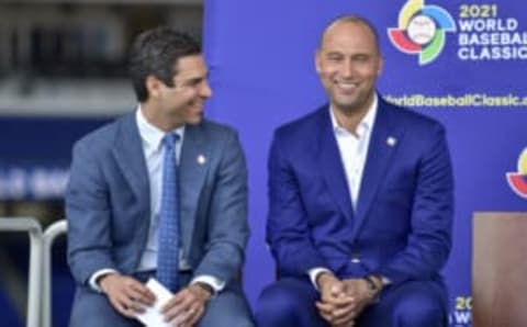 MIAMI, FLORIDA – FEBRUARY 25: CEO Derek Jeter of the Miami Marlins and City of Miami Mayor Francis X. Suarez during the press conference to announce the World Baseball Classic will be held in Miami next year on February 25, 2020 in Miami, Florida. (Photo by Eric Espada/Getty Images)