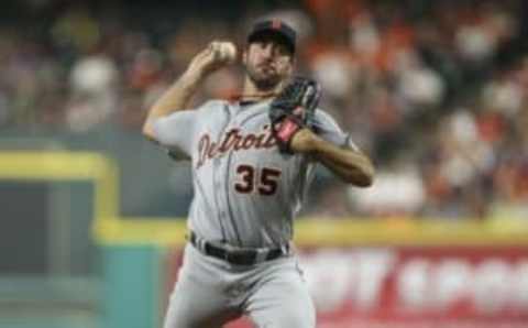 Apr 16, 2016; Houston, TX, USA; Detroit Tigers starting pitcher Justin Verlander (35) delivers a pitch during the second inning against the Houston Astros at Minute Maid Park. Mandatory Credit: Troy Taormina-USA TODAY Sports