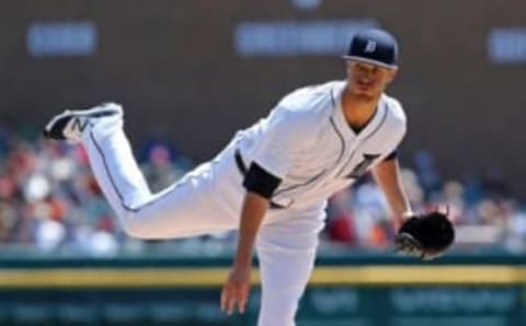 Apr 24, 2016; Detroit, MI, USA; Detroit Tigers starting pitcher Shane Greene (61) delivers a pitch against the Cleveland Indians in the first inning at Comerica Park. Mandatory Credit: Aaron Doster-USA TODAY Sports