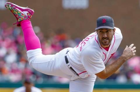 May 8, 2016; Detroit, MI, USA; Detroit Tigers starting pitcher Justin Verlander (35) pitches in the second inning against the Texas Rangers at Comerica Park. Mandatory Credit: Rick Osentoski-USA TODAY Sports