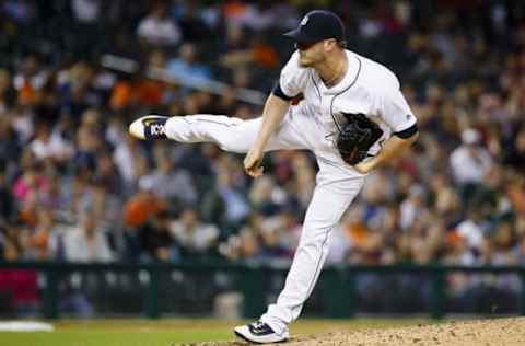 Sep 23, 2016; Detroit, MI, USA; Detroit Tigers relief pitcher Mark Lowe (21) pitches in the ninth inning against the Kansas City Royals at Comerica Park. Mandatory Credit: Rick Osentoski-USA TODAY Sports