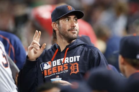 Sep 30, 2016; Atlanta, GA, USA; Detroit Tigers starting pitcher Justin Verlander (35) acknowledges the crowed against the Atlanta Braves in the fifth inning at Turner Field. Mandatory Credit: Brett Davis-USA TODAY Sports