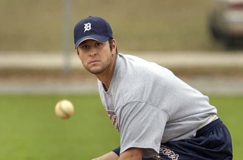 Detroit Tigers third baseman Eric Munson fields a grounder.(Photo by TONY RANZE/AFP via Getty Images)