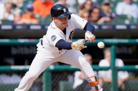 DETROIT, MI – JULY 16: Jose Iglesias #1 of the Detroit Tigers bunts to advance Alex Avila of the Detroit Tigers to second base against the Toronto Blue Jays during the 11th inning at Comerica Park on July 16, 2017 in Detroit, Michigan. (Photo by Duane Burleson/Getty Images)