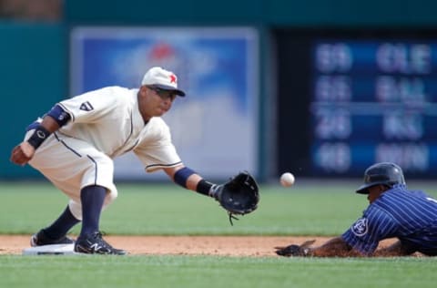 DETROIT, MI – JULY 16: Juan Pierre #1 of the Chicago White Sox steals second base next to Carlos Guillen #9 of the Detroit Tigers during the third inning at Comerica Park on July 16, 2011 in Detroit, Michigan. (Photo by Gregory Shamus/Getty Images)