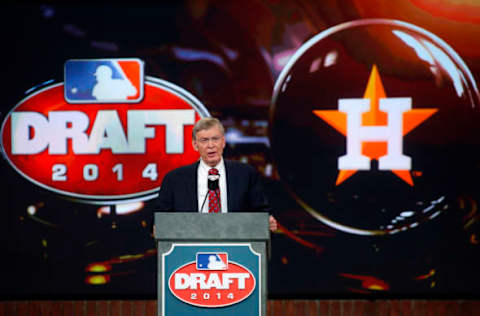 SECAUCUS, NJ – JUNE 5: Commissioner Allan H. Bud Selig announces that the Houston Astros have selected Brady Aiken number one overall during the MLB First-Year Player Draft at the MLB Network Studio on June 5, 2014 in Secacucus, New Jersey. (Photo by Rich Schultz/Getty Images)