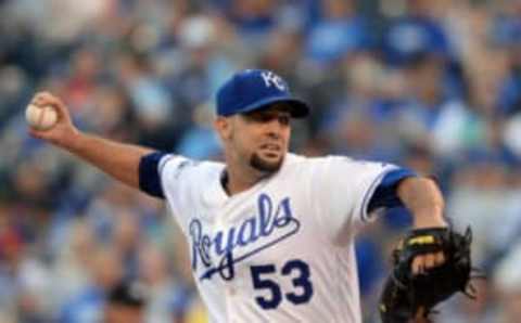 Aug 18, 2016; Kansas City, MO, USA; Kansas City Royals starting pitcher Dillon Gee (53) delivers a pitch against the Minnesota Twins in the first inning at Kauffman Stadium. Mandatory Credit: John Rieger-USA TODAY Sports