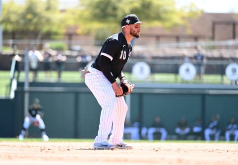 Yoan Moncada of the Chicago White Sox gets ready to make a play against of the San Francisco Giants during a spring training game. (Photo by Norm Hall/Getty Images)