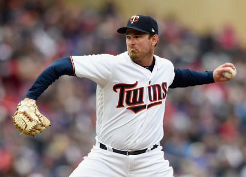 MINNEAPOLIS, MN – APRIL 5: Zach Duke #32 of the Minnesota Twins delivers a pitch against the Seattle Mariners during the seventh inning of the home opening game on April 5, 2018 at Target Field in Minneapolis, Minnesota. The Twins defeated the Mariners 4-2. (Photo by Hannah Foslien/Getty Images)