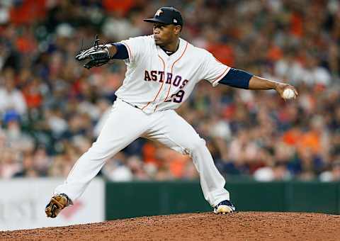 HOUSTON, TX – JUNE 02: Tony Sipp #29 of the Houston Astros pitches in the eighth inning against the Boston Red Sox at Minute Maid Park on June 2, 2018 in Houston, Texas. (Photo by Bob Levey/Getty Images)