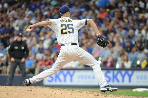 Milwaukee Brewers relief pitcher Taylor Rogers delivers a pitch against the Chicago Cubs. (Michael McLoone-USA TODAY Sports)