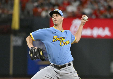 Milwaukee Brewers relief pitcher Taylor Rogers pitches against the St. Louis Cardinals. (Jeff Curry-USA TODAY Sports)