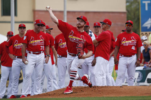 JUPITER, FL – FEBRUARY 28: Teammates look on as Miles Mikolas #39 of the St Louis Cardinals warms up in the bullpen prior to the spring training game against the New York Mets at Roger Dean Chevrolet Stadium on February 28, 2019 in Jupiter, Florida. (Photo by Joel Auerbach/Getty Images)