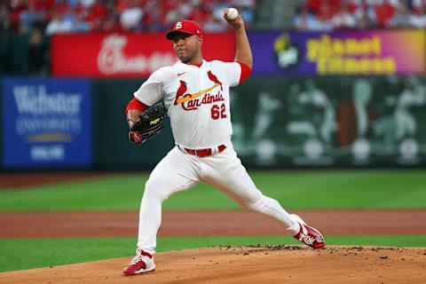 ST LOUIS, MO : Jose Quintana #62 of the St. Louis Cardinals delivers a pitch against the Atlanta Braves in the first inning at Busch Stadium on August 26, 2022 in St Louis, Missouri. (Photo by Dilip Vishwanat/Getty Images)