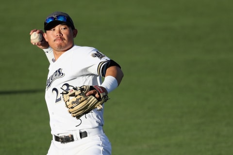 SURPRISE, AZ – NOVEMBER 03: AFL West All-Star, Keston Hiura #23 of the Milwaukee Brewers warms up before the Arizona Fall League All Star Game at Surprise Stadium on November 3, 2018 in Surprise, Arizona. (Photo by Christian Petersen/Getty Images)