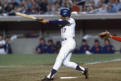 NEW YORK – CIRCA 1973: Felix Millan #17 of the New York Mets bats against the St. Louis Cardinals during an Major League Baseball game circa 1973 at Shea Stadium in the Queens borough of New York City. Millan played for the Mets from 1973-77. (Photo by Focus on Sport/Getty Images)