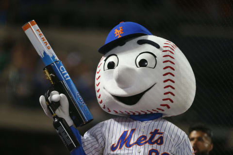 NEW YORK, NY – AUGUST 29: Mr. Met performs during a game between the New York Mets and Chicago Cubs at Citi Field on August 29, 2019 in New York City. (Photo by Rich Schultz/Getty Images)