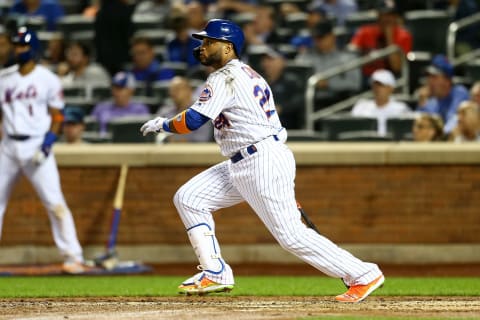 NEW YORK, NEW YORK – SEPTEMBER 10: Robinson Cano #24 of the New York Mets doubles to left field in the fourth inning against the Arizona Diamondbacks at Citi Field on September 10, 2019 in New York City. (Photo by Mike Stobe/Getty Images)