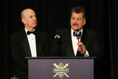 NEW YORK, NEW YORK – JANUARY 25: Gary Cohen and Keith Hernandez present Ron Darling with the Arthur and Milton Richman “You Gotta Have Heart” Award during the 97th annual New York Baseball Writers’ Dinner on January 25, 2020 Sheraton New York in New York City. (Photo by Mike Stobe/Getty Images)