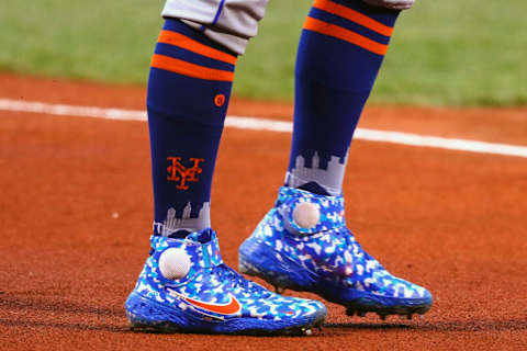 BOSTON, MA – JULY 28: A detailed view of the shoes of Pete Alonso #20 of the New York Mets during a age against the Boston Red Sox at Fenway Park on July 28, 2020 in Boston, Massachusetts. (Photo by Adam Glanzman/Getty Images)