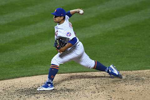 NEW YORK, NEW YORK – SEPTEMBER 19: Erasmo Ramirez #43 of the New York Mets reacts pitches during the ninth inning against the Atlanta Braves at Citi Field on September 19, 2020 in the Queens borough of New York City. (Photo by Sarah Stier/Getty Images)