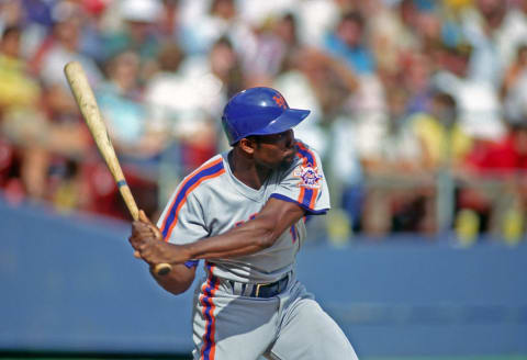 PITTSBURGH, PA – 1986: Mookie Wilson #1 of the New York Mets bats against the Pittsburgh Pirates during a Major League Baseball game at Three Rivers Stadium in 1986 in Pittsburgh, Pennsylvania. (Photo by George Gojkovich/Getty Images)